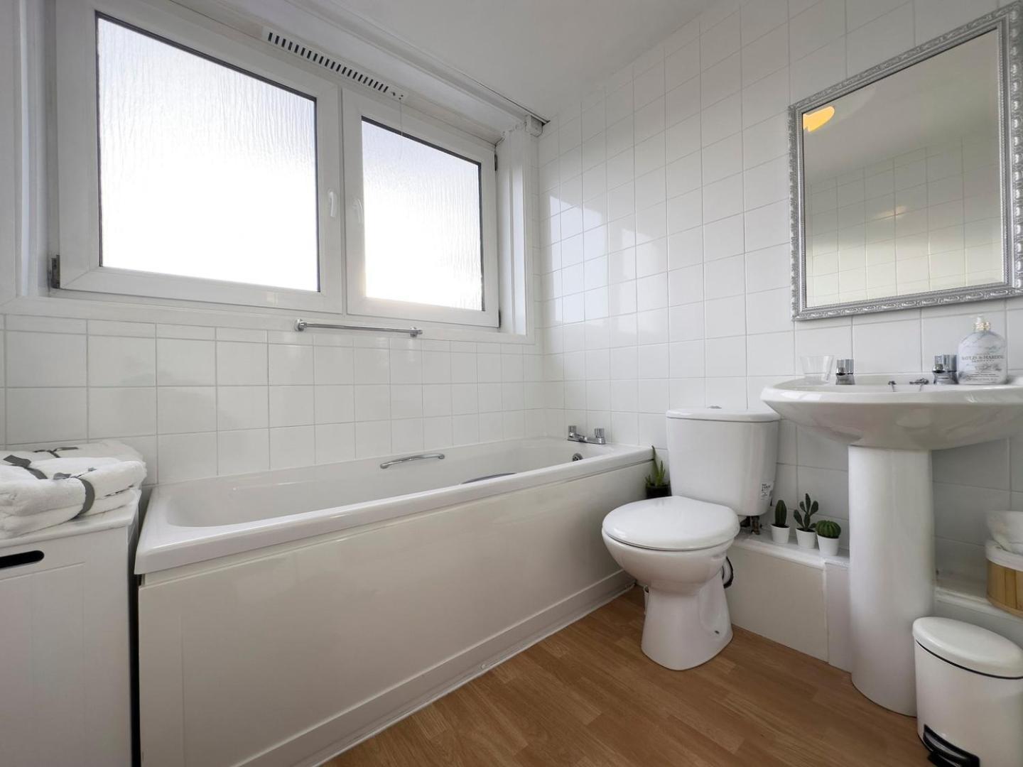 Scandi Style Apartment With Stunning Views Linlithgow Exteriör bild